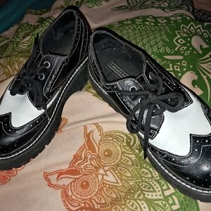 90s Vintage Black & White Oxford Shoes